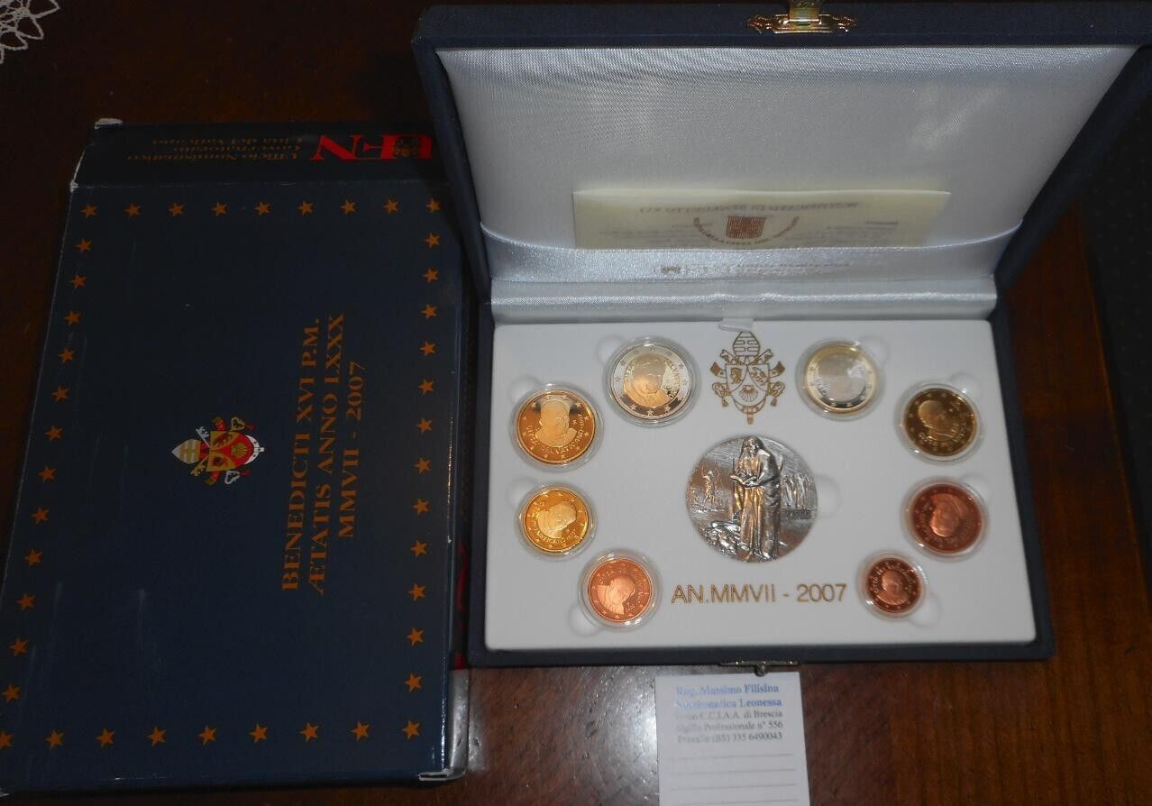 NL* VATICANO BENEDETTO XVI Divisionale 2007 8 valori e MEDAGLIA AG Proof SET