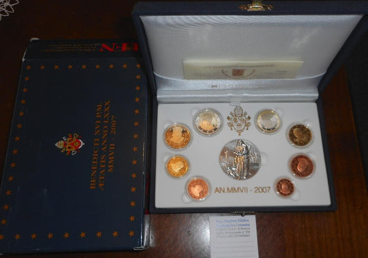 NL* VATICANO BENEDETTO XVI Divisionale 2007 8 valori e MEDAGLIA AG Proof SET